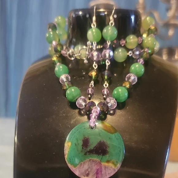NWOT,Elegant Green Agate, AB Crystal  Purple Beaded Necklace Set - Picture 12 of 14